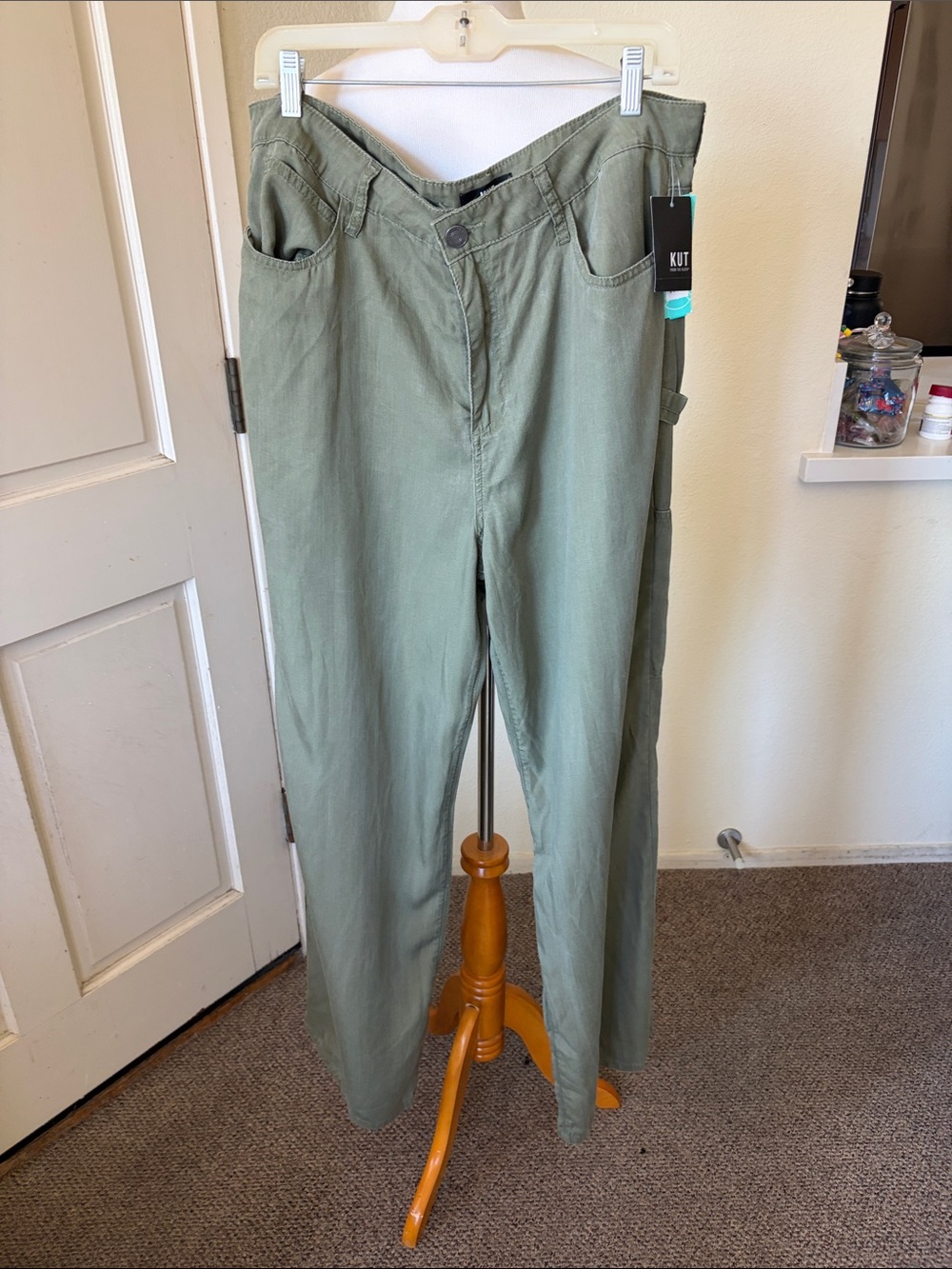 Kut from the Kloth Olive Green Cargo Pants - Relaxed Utility Style